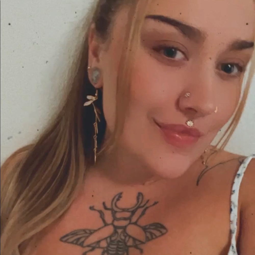 Meet your Posher, Leah